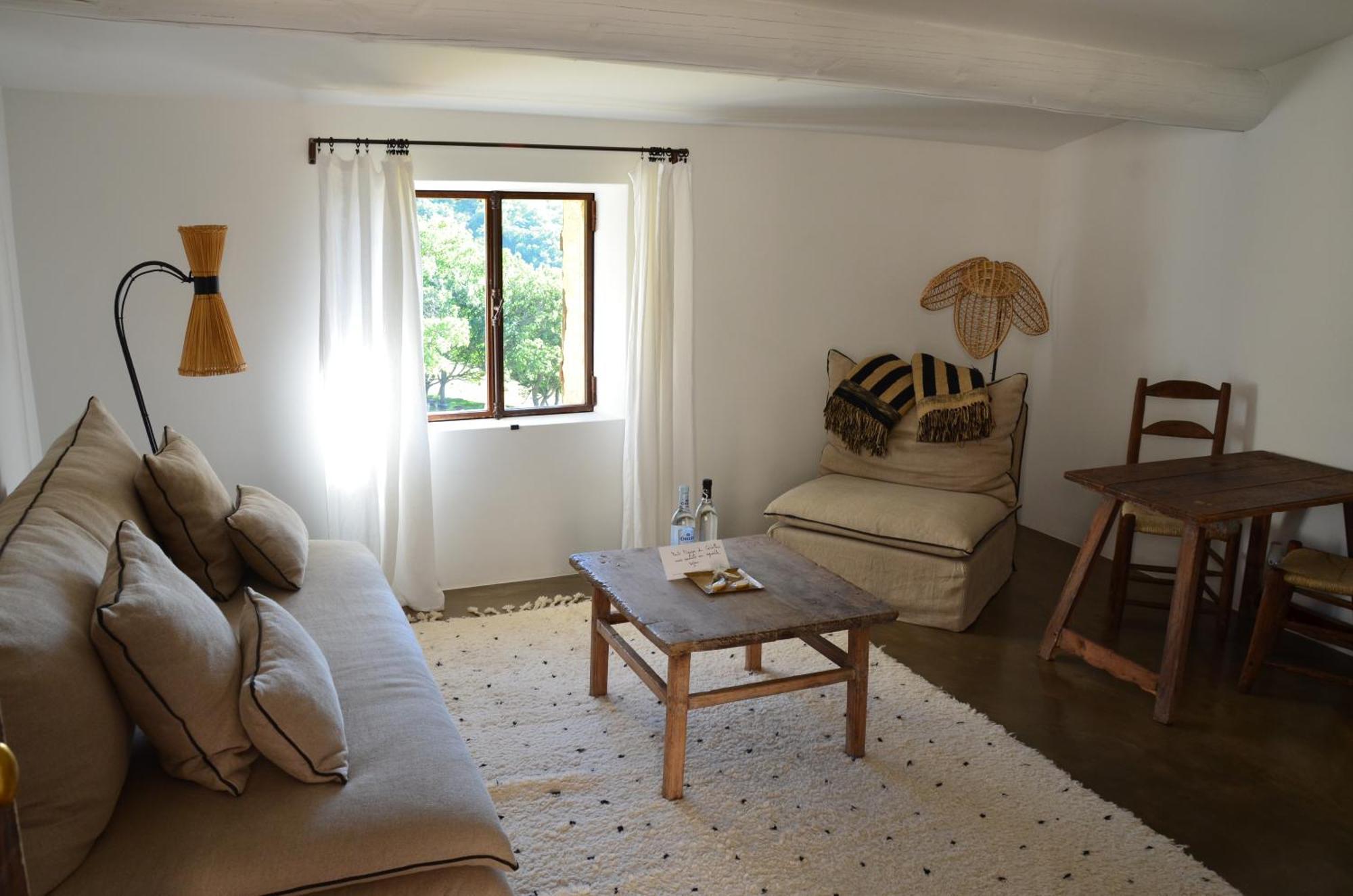 Le Domaine du Castellas Sivergues Extérieur photo