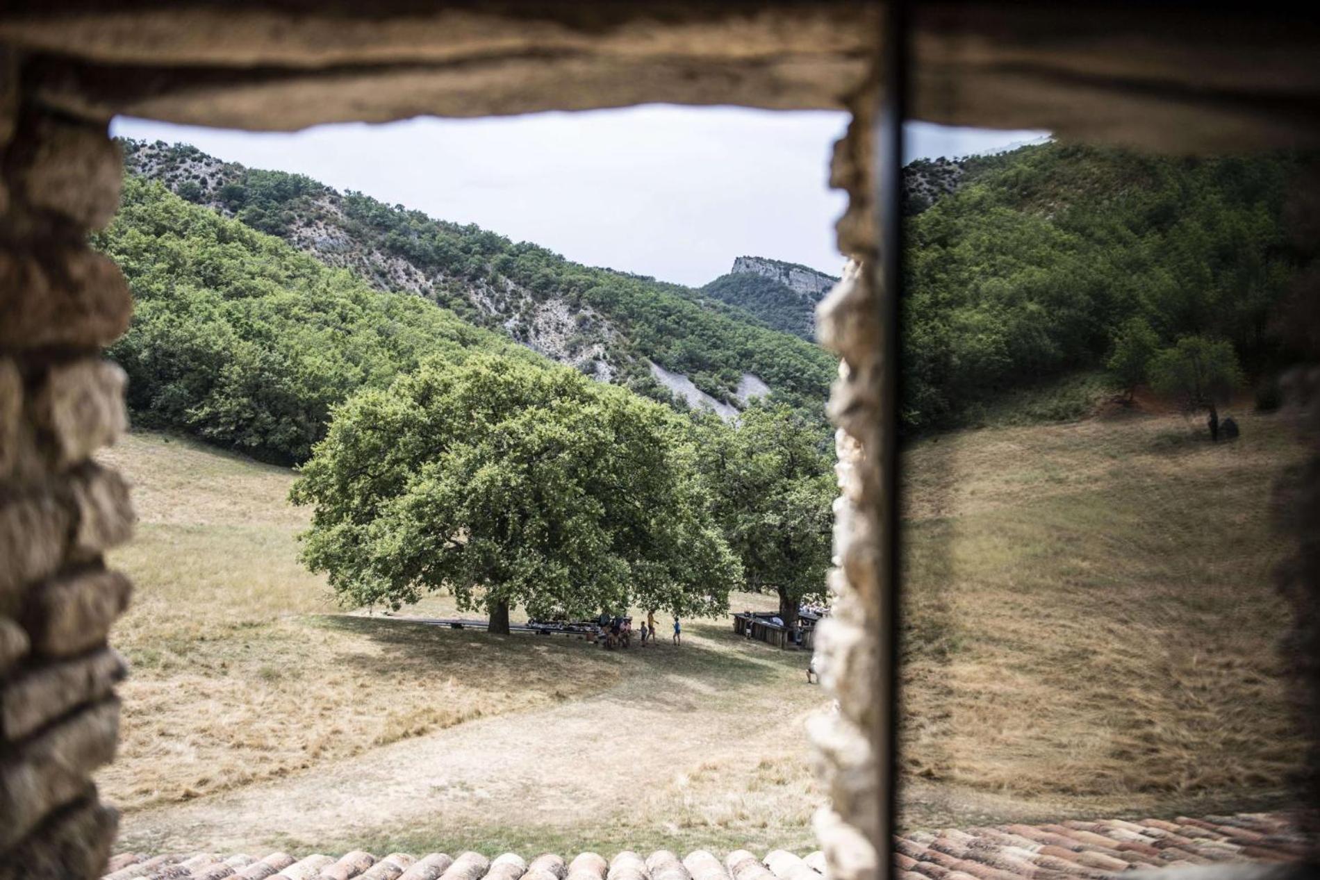 Le Domaine du Castellas Sivergues Extérieur photo